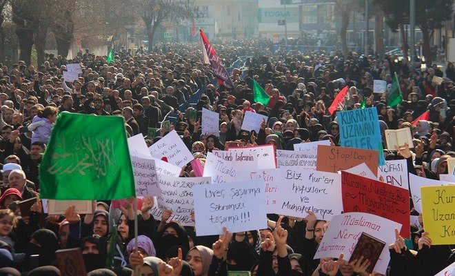 Kürtleri Türkiye’ye teslim etmeyen İsveç’e en büyük tepki Kürtlerden geldi