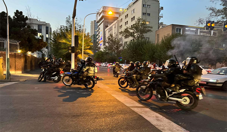 إيران