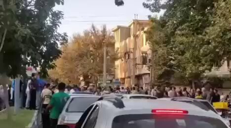 اعتراض بیش از ۴۰ زندانی سیاسی به احکام اعدام شریفه محمدی، پخشان عزیزی و وریشه مرادی