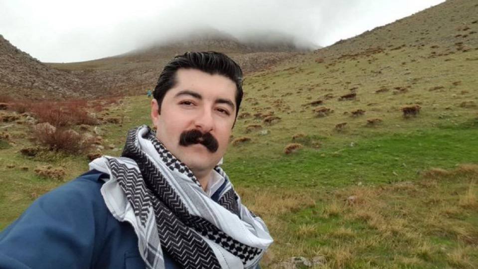 یک شهروند کورد تنها بدلیل پوشیدن لباس کوردی به زندان محکوم شد