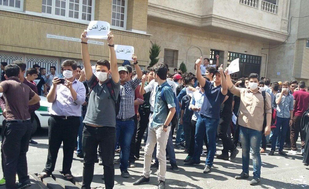 سرکوب در کوردستان/ بازداشت بیش از ٥٠ دانش آموز در اعتراضات اخیر
