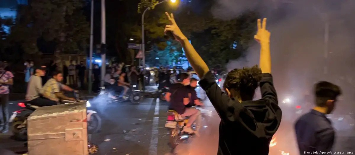 More than 6,000 protesters with eye injuries have sought treatment at a clinic in Tehran