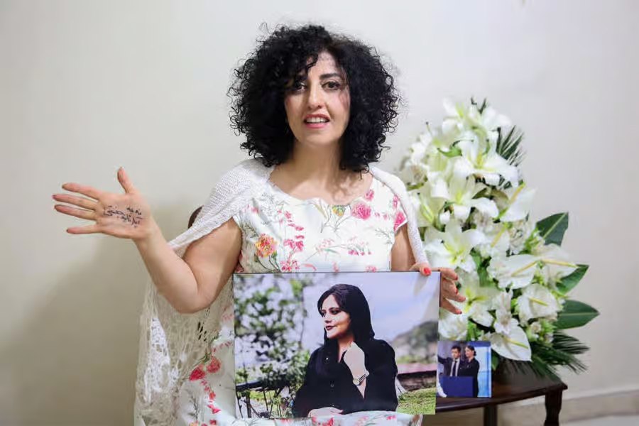 نرگس محمدی به چندین هفت سال و نیم زندان محکوم شد