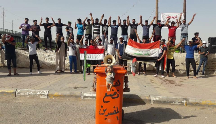 متظاهرون من البصرة