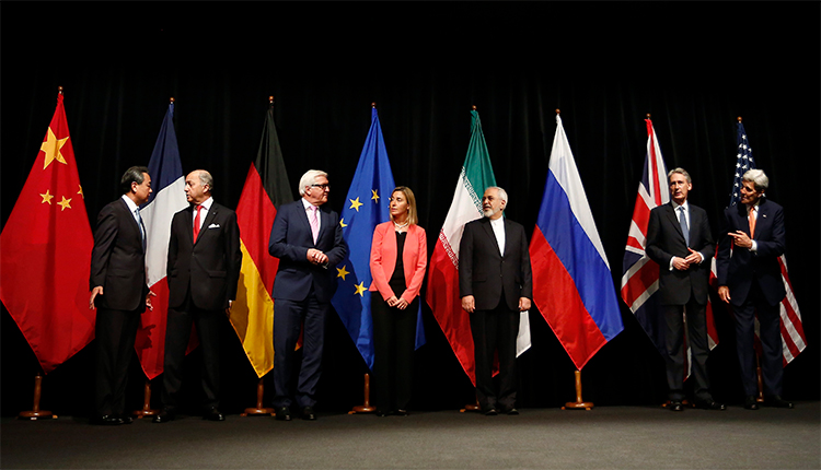 صورة تذكارية بعد الأتفاق النووي الإيراني عام 2015