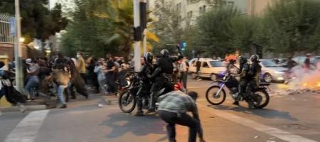 هرانا اسامی بیش از هفت هزار کشته شده بدست جمهوری اسلامی را منتشر کرد