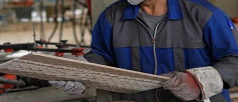 کارگەکانی کاشیی ئێران یەک دوای یەک دادەخرێن