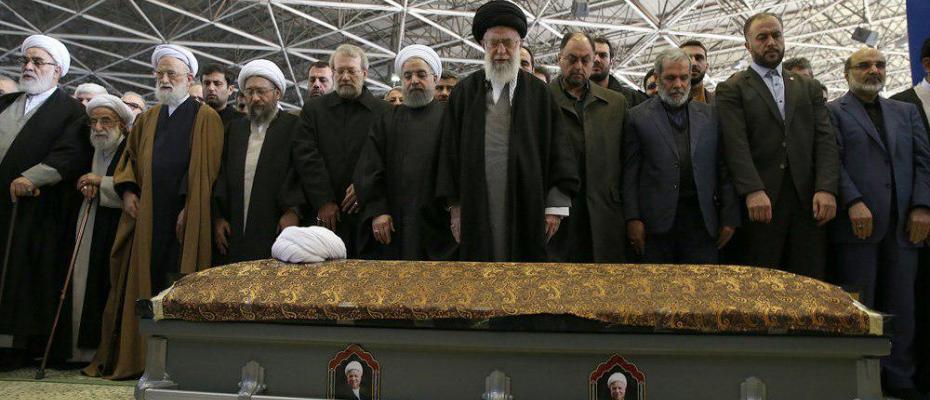 Kum -Tahran dehlizlerinde yeni “Rehber” tartışılıyor