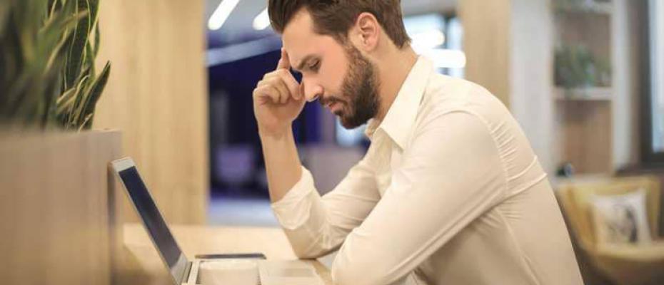 عادات تؤثر على عمود الفقري
