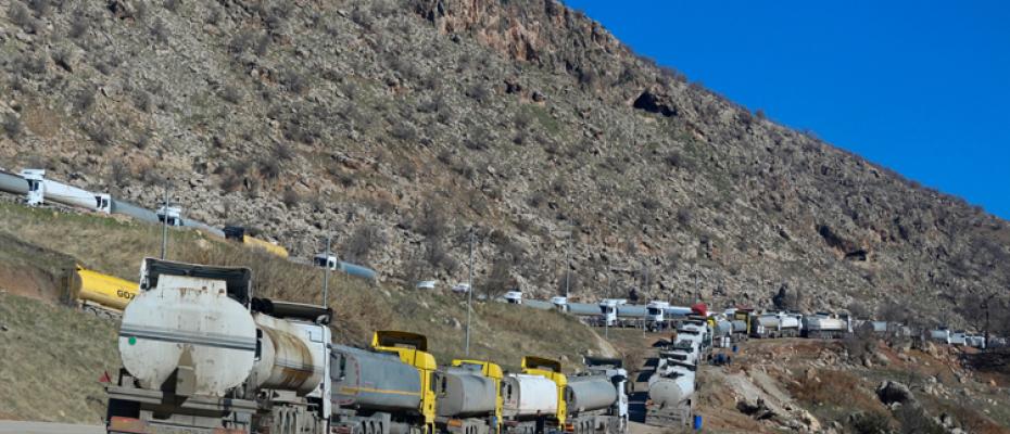 ناقلات نفطية تصدر نفط لإيران