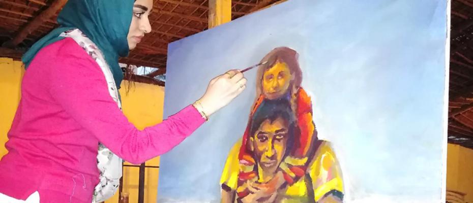 الفنانة التشكيلية الإماراتية أمل لوتاه