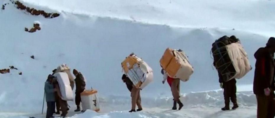 Doğu Kürdistan sınırında bir kolber daha hayatını kaybetti