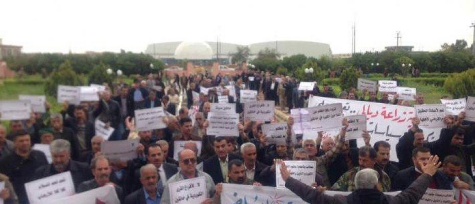 Xaneqînli çifçiler, arazilerinin Araplara verilmesini protesto etti