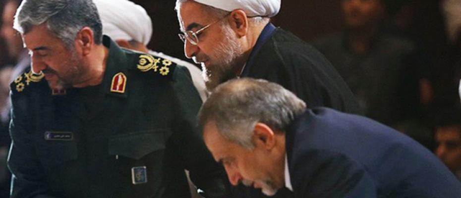 روحاني مع قادة الحرس الثوري