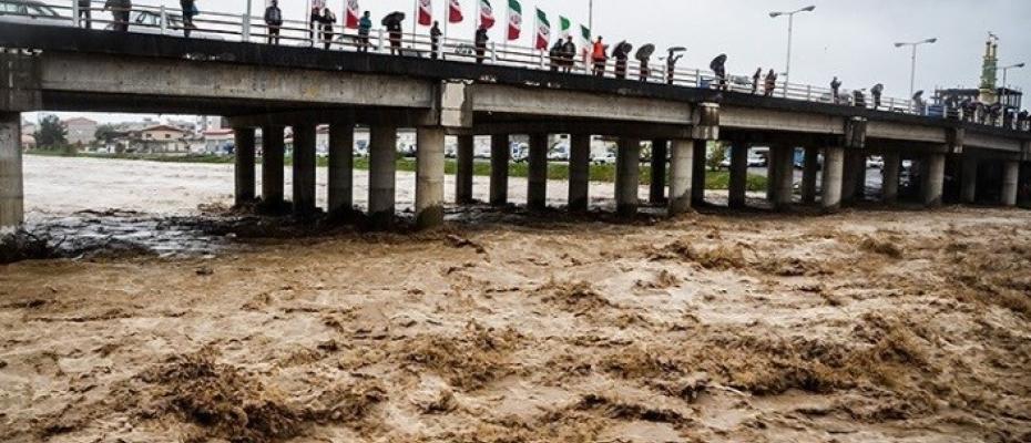 کۆماری ئیسلامی ڕێگری دەکات لە بڵاوبوونەوەی هەواڵی خەڵکی لافاولێدراو