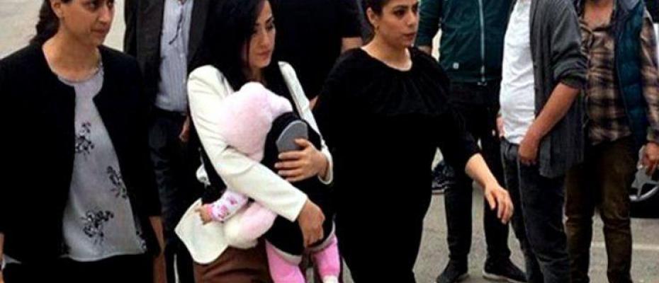 'Çocuklar ölmesin' diyen Ayşe öğretmen yine tutuklandı