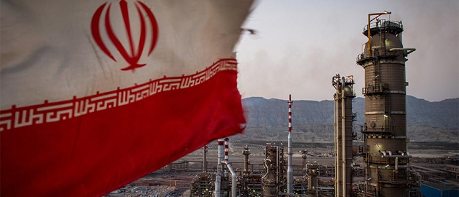 قطاع النفط الإيراني واقع تحت أزمة حادة