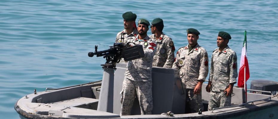 جنود إيرانيون في الخليج