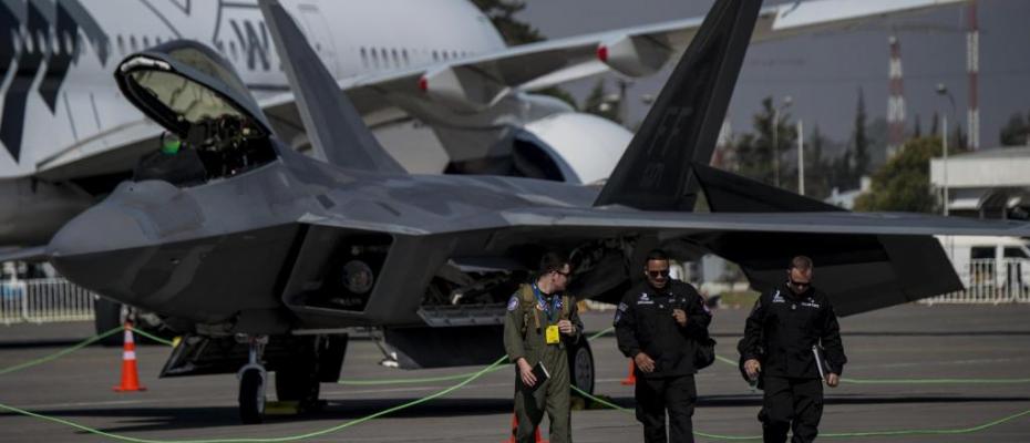 Körfez biraz daha ısındı: ABD F-22 savaş uçaklarını gönderdi
