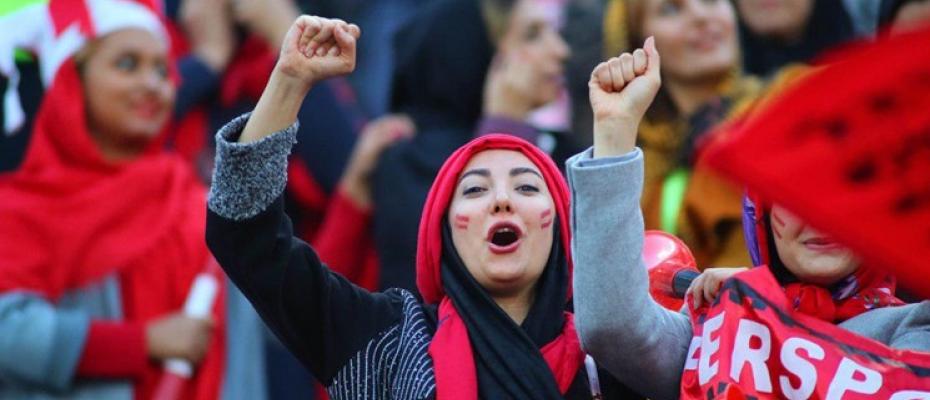 ژنانى ئێران و حەسرەتى تەماشاى تۆپى پێ
