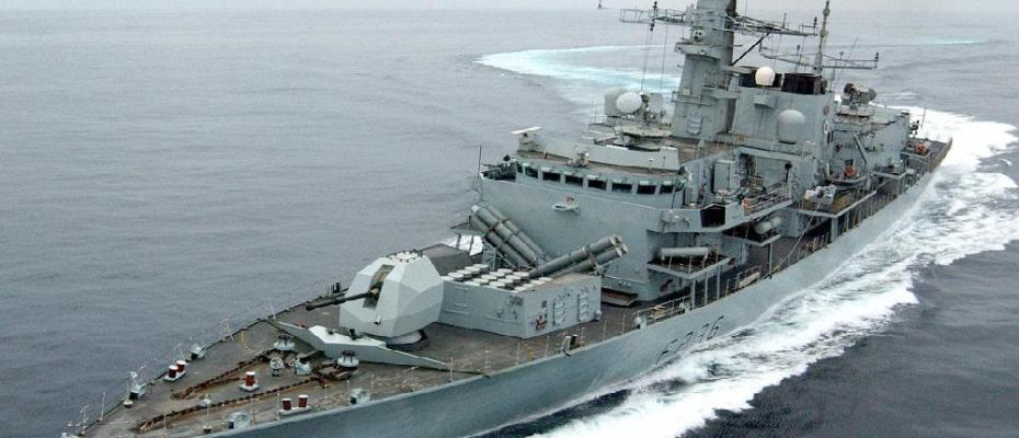 İngiliz savaş gemisi HMS Duncan, Hürmüz’e ulaştı