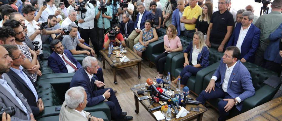 CHP’li İmamoğlu HDP’li başkanlara destek için Diyarbakır’da