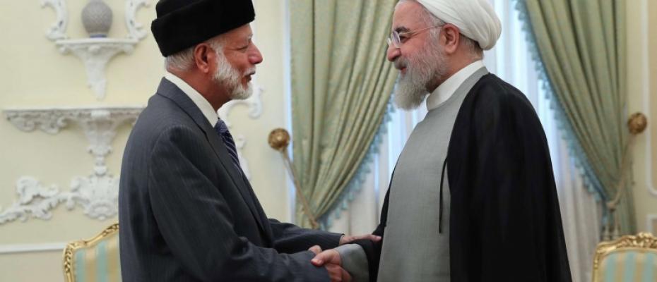 روحاني مع وزير خارجية العماني