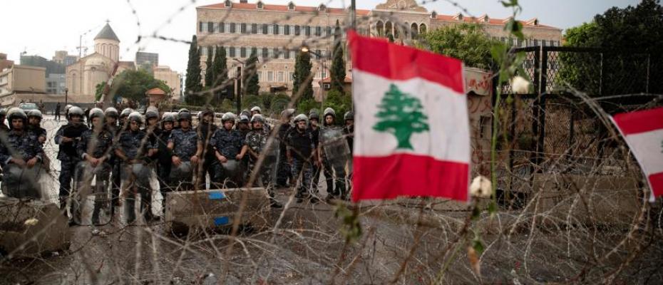 متظاهرون في لبنان