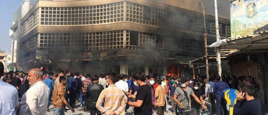 Iran’s petrol price hike: security forces killed at least 5 civilians, eyewitnesses say