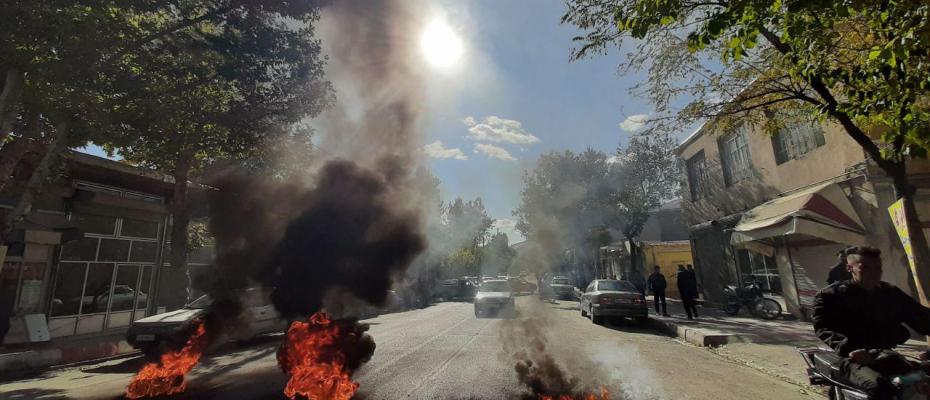 İran rejimi sarsılmaya devam ediyor: Rojhelat’ta 52 şehit