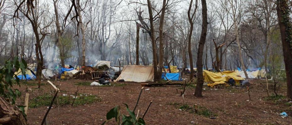 Refugees struggle to survive hunger at Turkey-Greece border