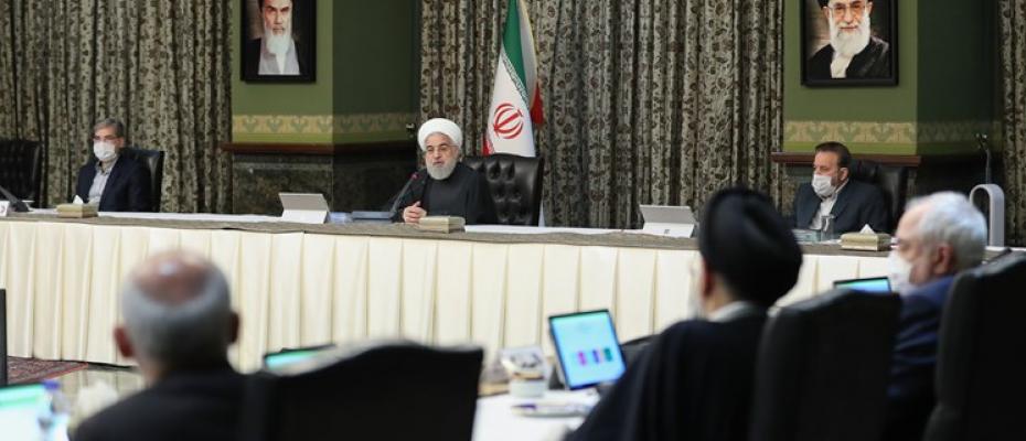 در شرایطی که تورم لجام گسیخته، اقتصاد ایران و معیشت مردم را با آسیب‌های جدی روبرو کرده است، دولت روباه بنفش تنها با افزایش 300 هزار تومانی حقوق کارمندان دولت موافقت کرد.