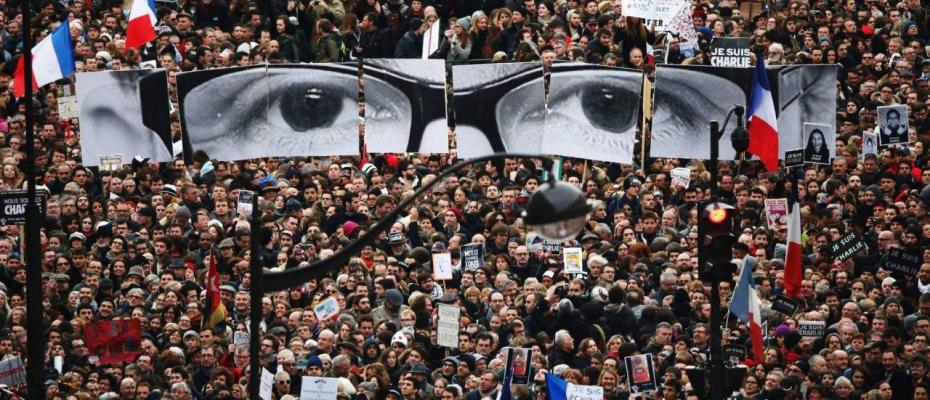 Charlie Hebdo davası başladı: 14 sanıktan ikisi Türk
