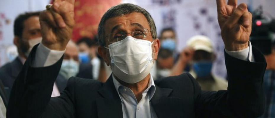 Ahmedinejad İran cumhurbaşkanlığı için aday oldu