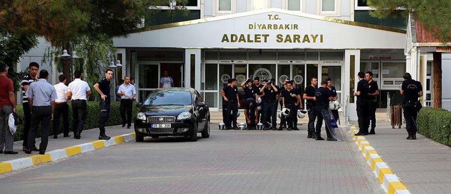 Diyarbakır’da 12 siyasetçiye tutuklama 