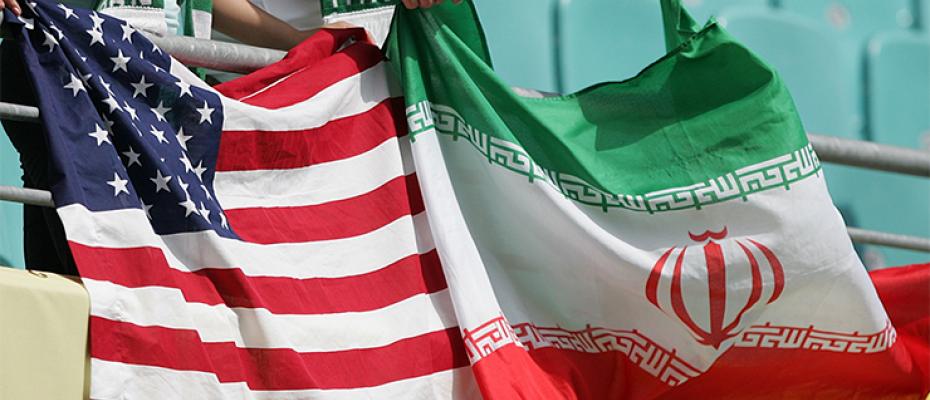 العلم الإيراني والأميركي