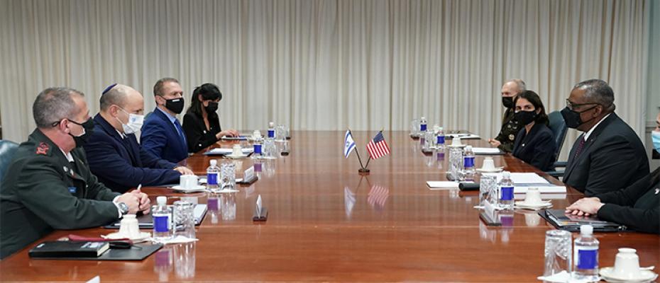 لقاء بينيت مع وزير الدفاع الأميركي لويد أوستن
