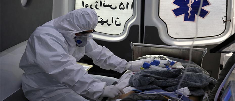سيارة إسعاف تنقل مريض كورونا 