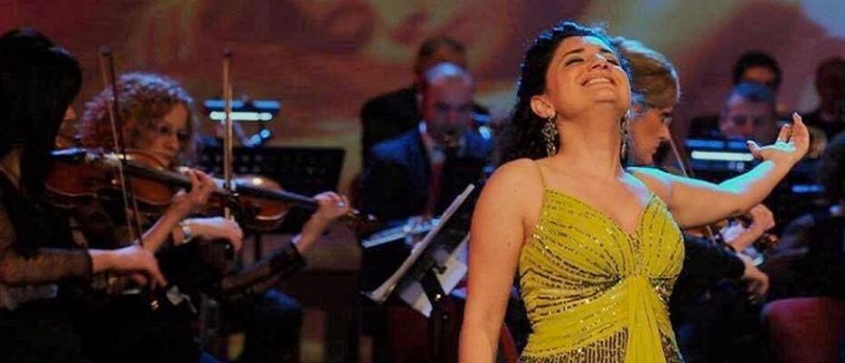  Bir Kürtçe konser yasağı da Pervin Çakar’a