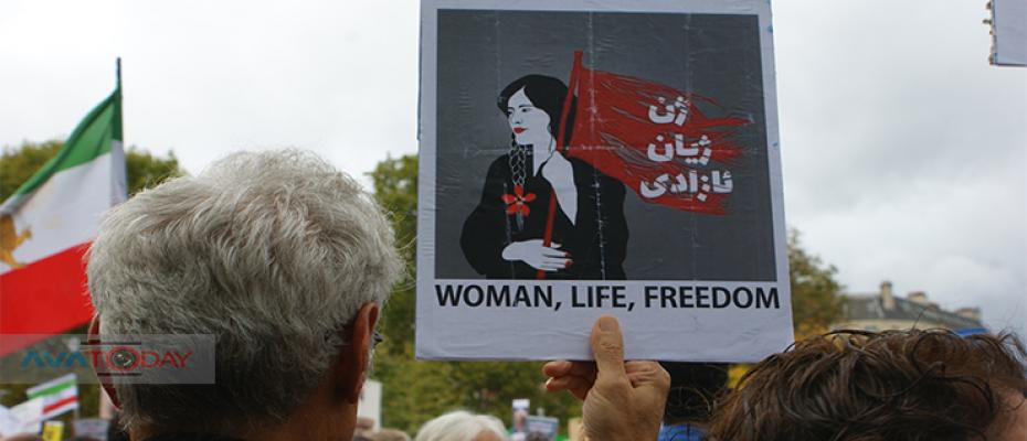 من أحتجاجات الايرانيين في باريس