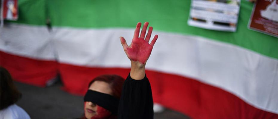 امرأة في أنحاء إيران