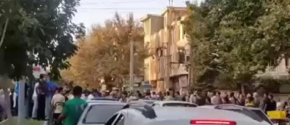 اعتراض بیش از ۴۰ زندانی سیاسی به احکام اعدام شریفه محمدی، پخشان عزیزی و وریشه مرادی