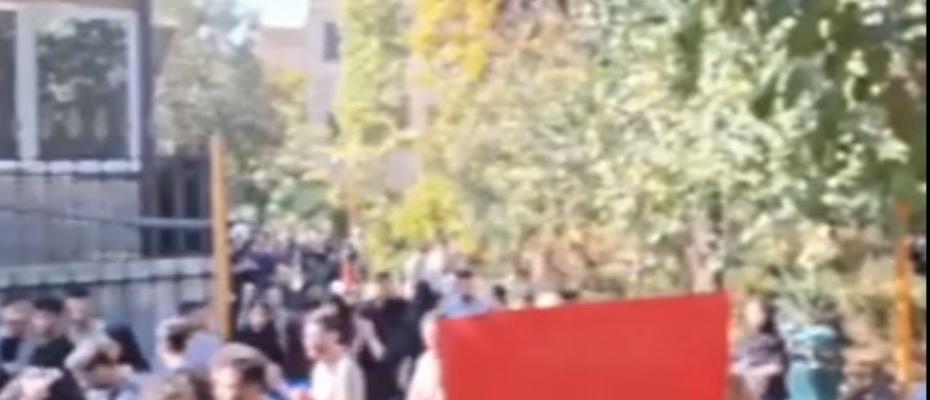 دانشجویان خواجه نصیر تجمع اعتراضی برگزار کردند