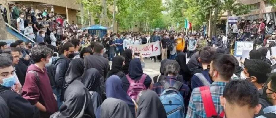 اعتراضات دانشجویان دانشگاه دانش برای پنجمین شب پیاپی ادامه یافت