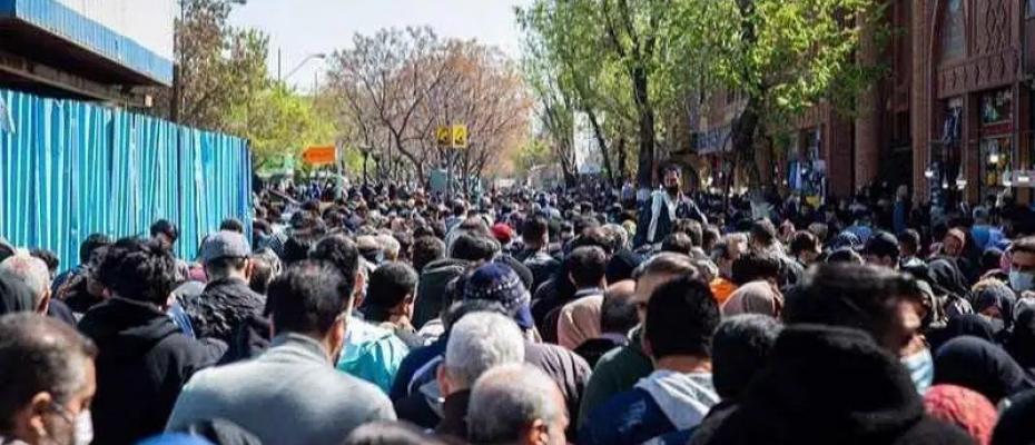 بازار تهران در واکنش به جهش قیمت ارز دست به اعتراض زدند