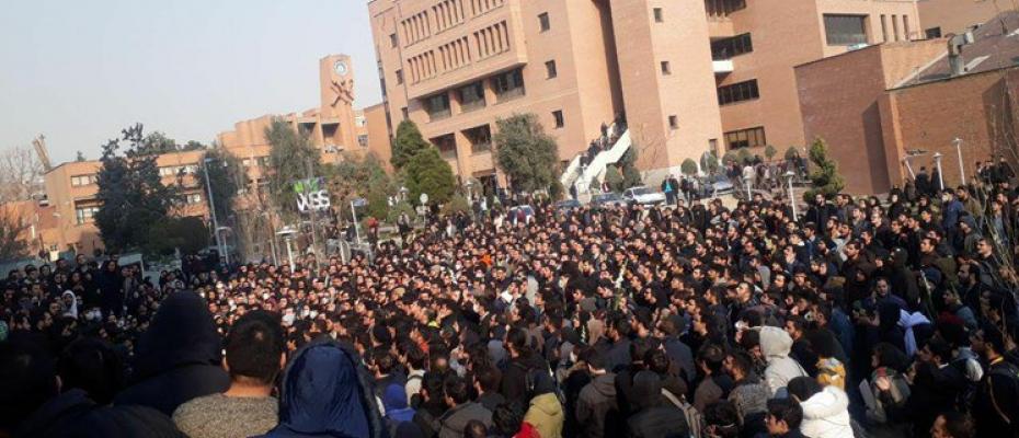 دانشگاه یکصدا: "مرگ بر جمهوری اسلامی"