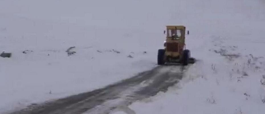 بەفر ڕێگەی 272 گوندی لە رۆژهەڵاتی کوردستان گرتووە؛ دەروازەی تەمەرچیان داخرا