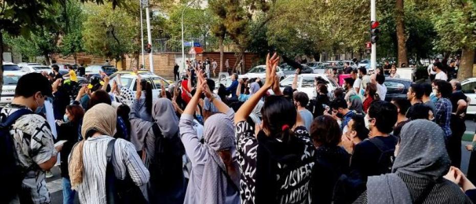 وال استریت ژورنال: اعتراض‌ها در ایران فرصتی برای فشار بیشتر