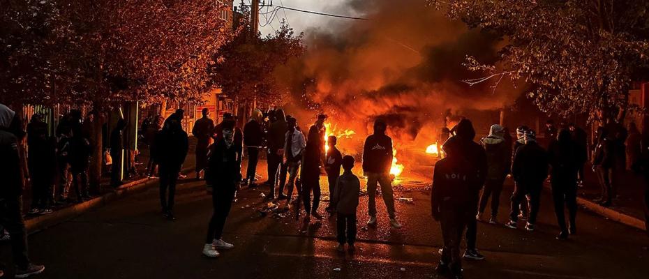 ١٢٠ چالاکوانی کورد داوای ئازادکردنی دەستگیرکراوانی خۆپێشاندانەکانی ئێران دەکەن