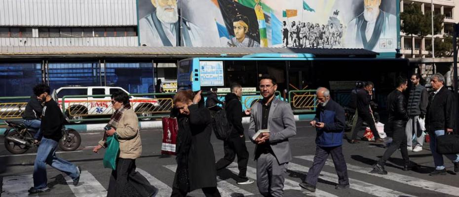 رۆیتەرز: بەرپرسانی کۆماری ئیسلامی دەترسن هێرشی دەرەکی ڕاپەڕینی خەڵکی لێبکەوێتەوە
